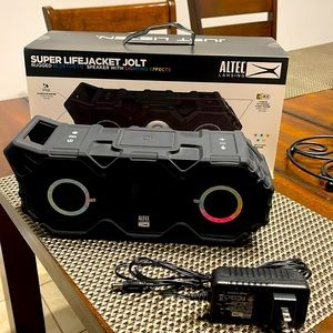 Altec Lansing LifeJacket Jolt Bluetooth Speaker